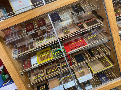 Tobacco Shop «J & J Tobacco», reviews and photos, 3273 Berlin Turnpike, Newington, CT 06111, USA