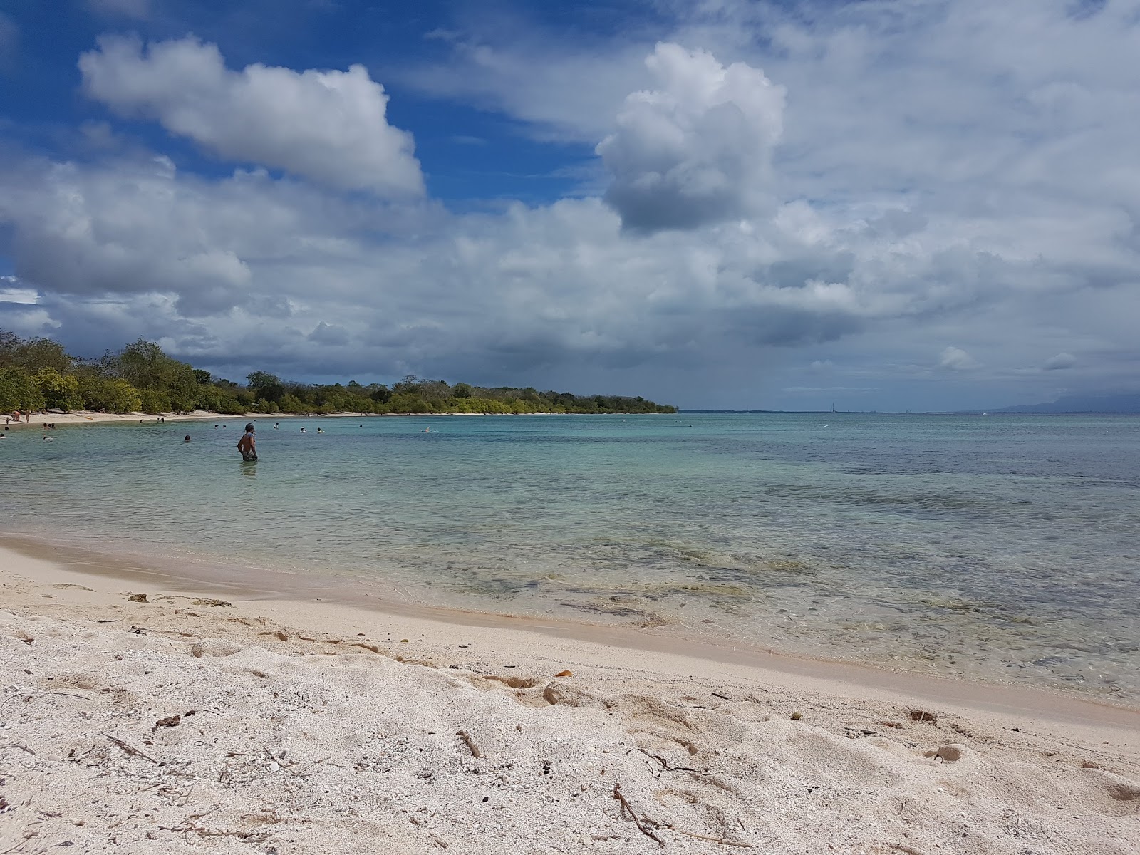 Fotografie cu Plage d'Antigues - locul popular printre cunoscătorii de relaxare