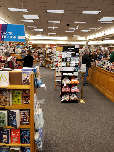 Book Store «Schuler Books & Music», reviews and photos, 2660 28th St SE, Grand Rapids, MI 49512, USA