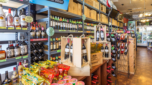 Liquor Store «C R Liquor Store», reviews and photos, 2119 Hollywood Blvd, Hollywood, FL 33020, USA