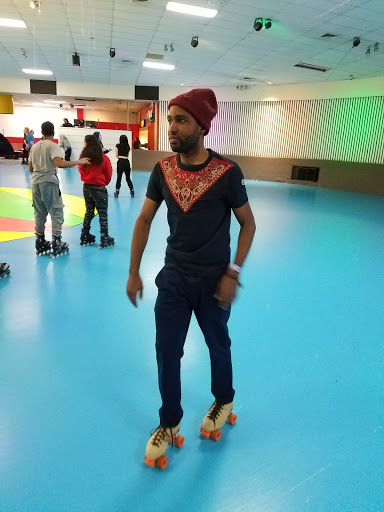 Roller Skating Rink «Bonaventure Always Family Friendly Skating Center And Birthday Parties», reviews and photos, 24505 Halsted Rd, Farmington Hills, MI 48335, USA