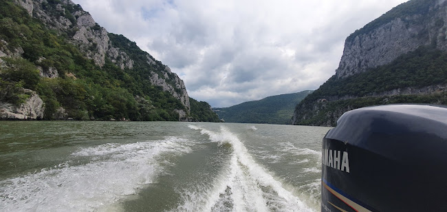 Plimbari Cu Barca - Cazanele Dunarii - Agenție de turism