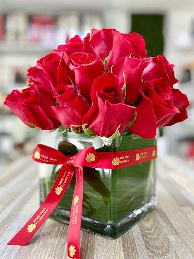 Florist «More Than Flowers», reviews and photos, 109 SE 2nd St, Miami, FL 33131, USA