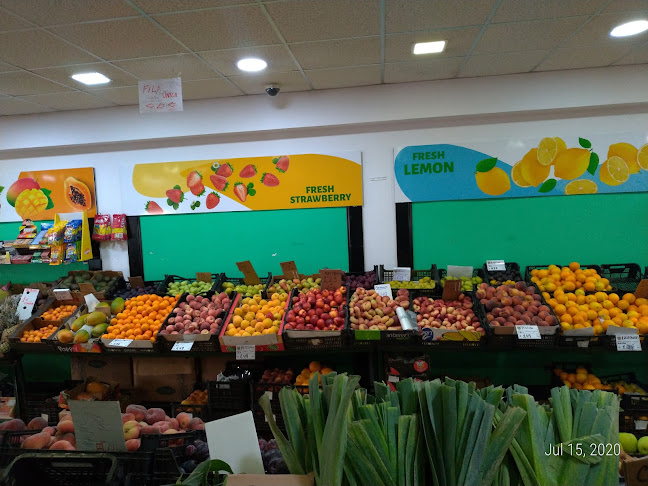 Fresh fruit shop - Verdureiro