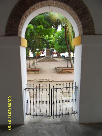 Portales De La Santa Cruz