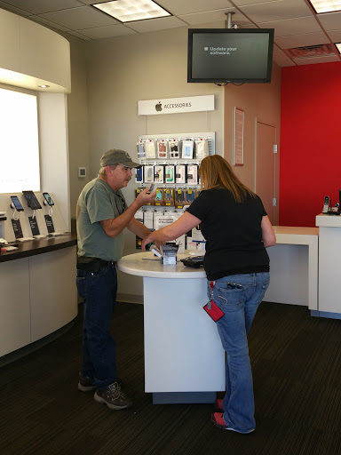 Cell Phone Store «Verizon», reviews and photos, 2625 E Gulf to Lake Hwy, Inverness, FL 34453, USA