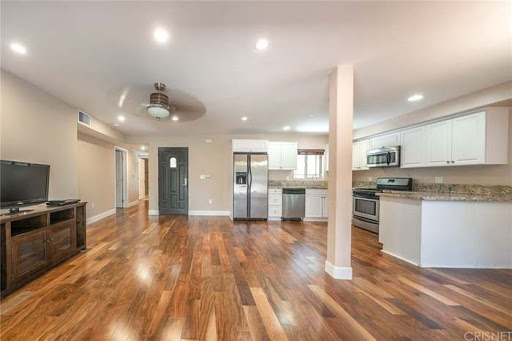 Neveen Farah - LA Real Estate Broker image
