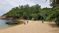 Photo de Cat Vang Beach avec petite baie