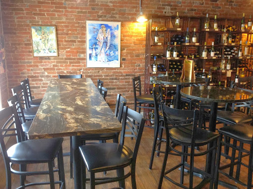 Wine Bar «Chateau La Vin», reviews and photos, 119 S Main St, Columbia, IL 62236, USA