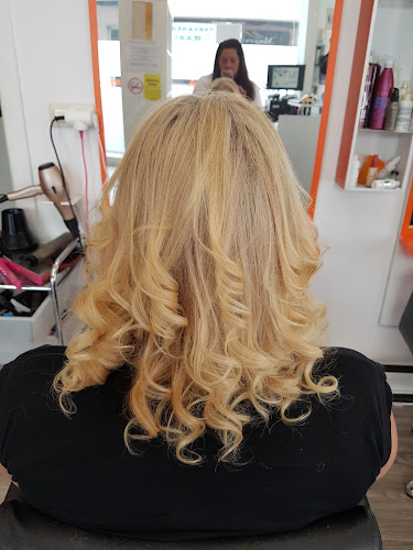 Yary Peluqueria Y Estetica - Oleiros