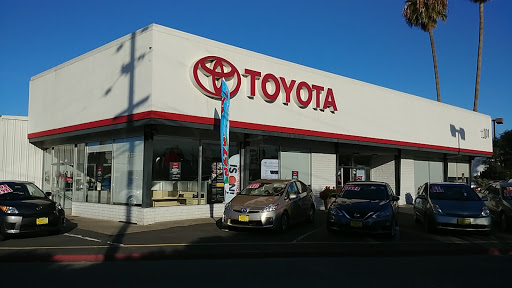 Toyota Dealer «Toyota 101», reviews and photos, 525 E Bayshore Rd, Redwood City, CA 94063, USA