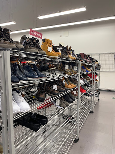 Clothing Store «Burlington Coat Factory», reviews and photos, 3671 N Freeway Blvd, Sacramento, CA 95834, USA