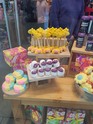 Cosmetics Store «Lush Cosmetics», reviews and photos, 303 Memorial City Way, Houston, TX 77024, USA