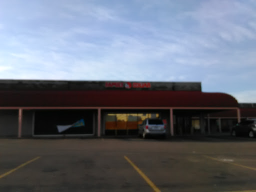 Dollar Store «FAMILY DOLLAR Store #6254», reviews and photos, 16122 Lakeshore Blvd, Cleveland, OH 44110, USA