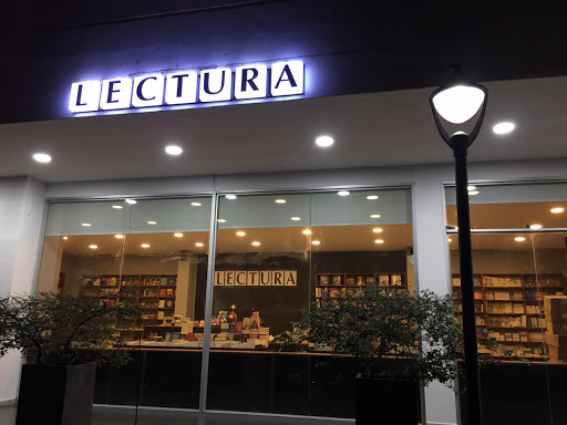 Librerías LECTURA Sucursal Santa Cruz