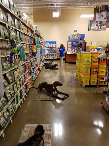Pet Supply Store «PetSmart», reviews and photos, 4824 211th St, Matteson, IL 60443, USA