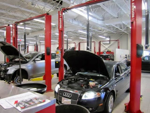Auto Body Shop «Herb Chambers Collision Center of Braintree», reviews and photos, 75 Lundquist Dr, Braintree, MA 02184, USA