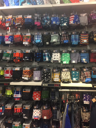 Clothing Store «AEO & Aerie Store», reviews and photos, 625 Black Lake Blvd SW #138, Olympia, WA 98502, USA