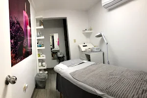 Marina salon & spa image