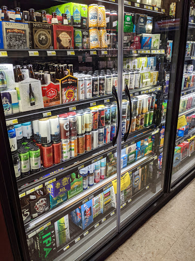 Grocery Store «Handy Market, Wine Store, Craft Beer Shop, Bottle Shop, Choice Meats», reviews and photos, 2514 W Magnolia Blvd, Burbank, CA 91505, USA