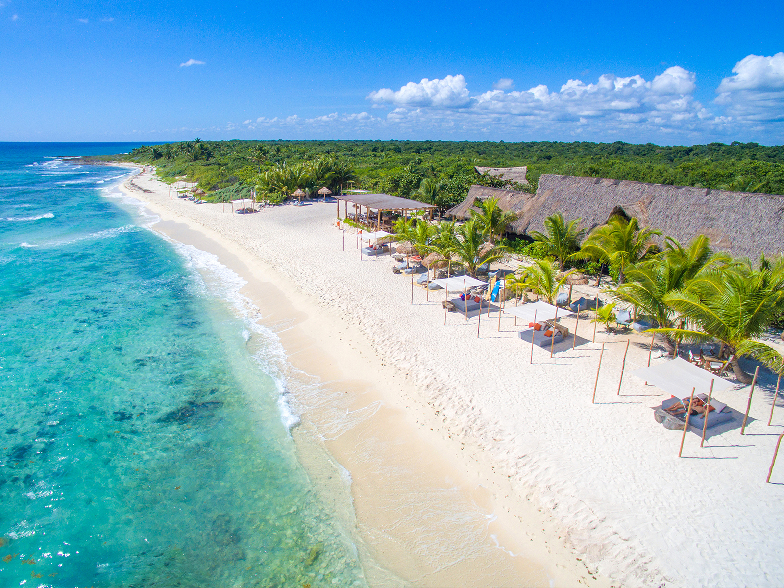 Foto af Punta Venado Strand med lys fint sand overflade