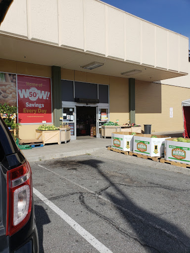 Grocery Store «Grocery Outlet Bargain Market», reviews and photos, 80 E Washington St, Petaluma, CA 94952, USA