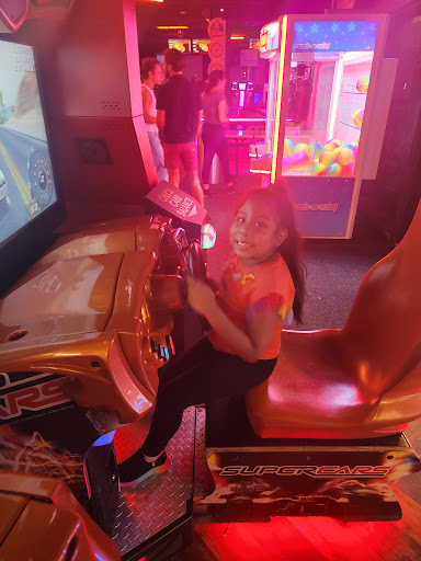 Bowling Alley «Bowlero Wallington», reviews and photos, 299 Paterson Ave, Wallington, NJ 07057, USA