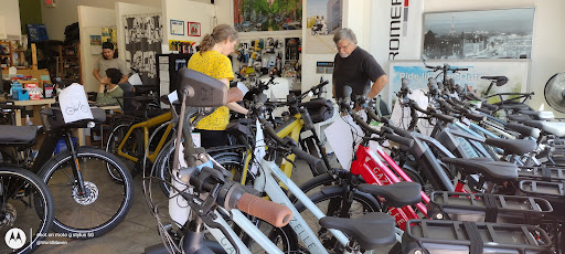 Motor Scooter Dealer «Electric Avenue Scooters», reviews and photos, 4616 Triangle Ave #403, Austin, TX 78751, USA