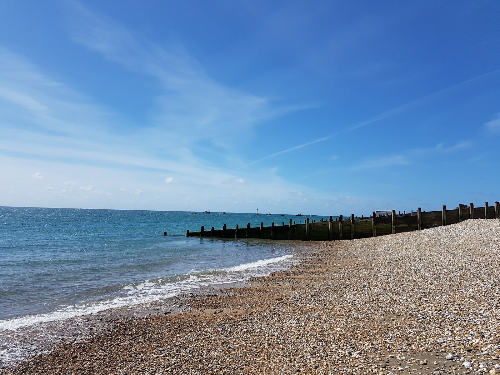 Foto von East beach mit heller kies Oberfläche