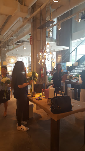 Furniture Store «CB2», reviews and photos, 1661 Jefferson Ave, Miami Beach, FL 33139, USA