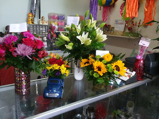 Florist «Send Your Love Flowers & Balloons», reviews and photos, 1417 SW Military Dr, San Antonio, TX 78221, USA