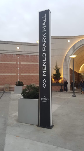 Movie Theater «AMC DINE-IN Menlo Park 12», reviews and photos, 55 Parsonage Rd #390, Edison, NJ 08837, USA