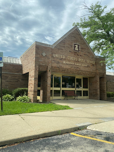 Post Office «United States Postal Service», reviews and photos, 1050 Country Club Rd, Woodstock, IL 60098, USA