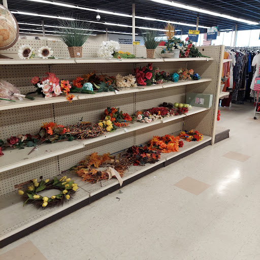 Thrift Store «Lakewood Goodwill», reviews and photos, 6002 Mt Tacoma Dr SW, Tacoma, WA 98499, USA