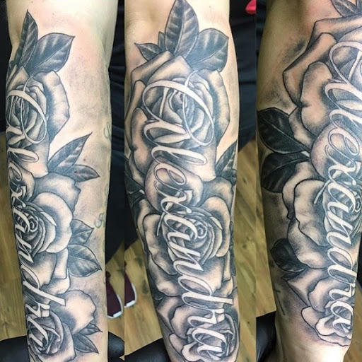 Tattoo Shop «Tattoo Tech», reviews and photos, 5350 N Springboro Pike, Moraine, OH 45439, USA