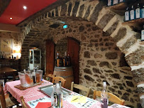Atmosphère du Restaurant français Auberge du vieux Douelle Chez Malique - n°2