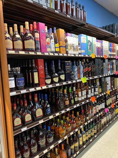 Liquor Store «Morrissey Boulevard Wines & Liquors», reviews and photos, 711 William T Morrissey Blvd, Dorchester, MA 02122, USA