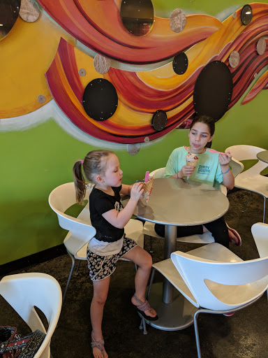 Ice Cream Shop «Swirlz Of Paragould», reviews and photos, W Kingshighway, Paragould, AR 72450, USA