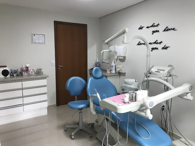 Juliana Assunção Cirurgiã-Dentista - Dentista