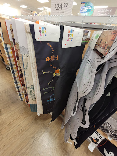 Department Store «Marshalls & HomeGoods», reviews and photos, 4950 Hadley Center Dr, South Plainfield, NJ 07080, USA