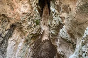 Utroba (Womb) Cave & Thracian Sanctuary image