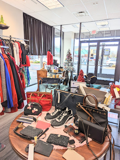 Used Clothing Store «Clothes Mentor», reviews and photos, 306 Oyster Point Rd, Newport News, VA 23602, USA