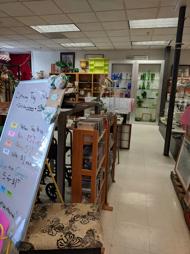 Thrift Store «Pick of the Litter Thrift Shop», reviews and photos, 1127 Chula Vista Ave, Burlingame, CA 94010, USA