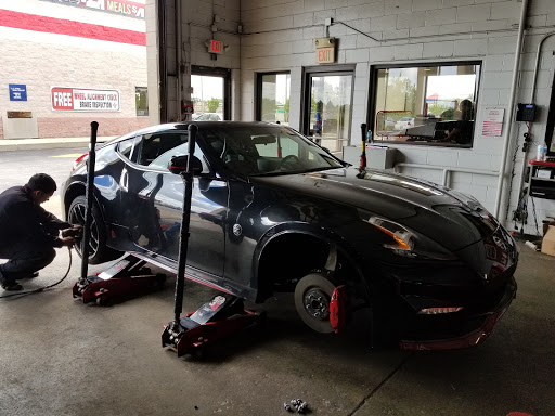 Tire Shop «Discount Tire Store - Orland Park, IL», reviews and photos, 9470 W 159th St, Orland Park, IL 60467, USA