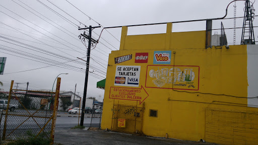 Ruiz Cortinez dulceria en San Nicolás de los Garza