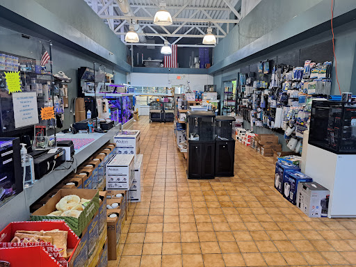 Pet Supply Store «Seascape Aquarium & Pet Center», reviews and photos, 2162 Gulf Gate Dr, Sarasota, FL 34231, USA