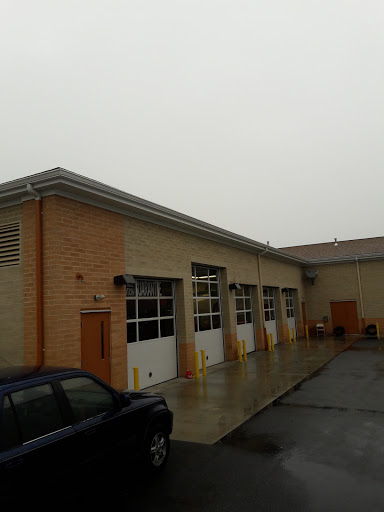 Tire Shop «Firestone Complete Auto Care», reviews and photos, 22 Dowling Village Boulevard, North Smithfield, RI 02896, USA