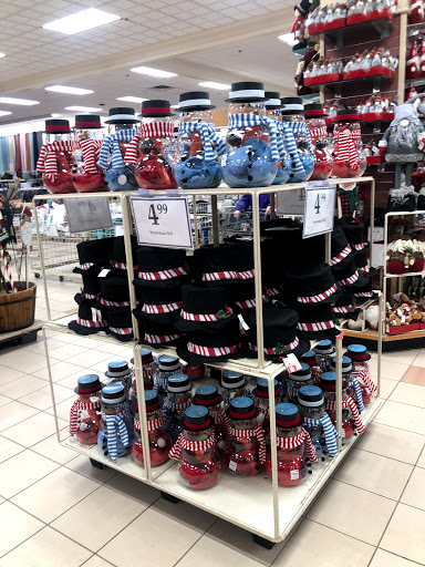 Home Goods Store «Christmas Tree Shops», reviews and photos, 28-34 Broadway, Lynnfield, MA 01940, USA