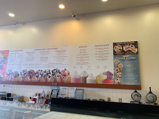 Ice Cream Shop «Cold Stone Creamery», reviews and photos, 859 W Main St, Lake Geneva, WI 53147, USA