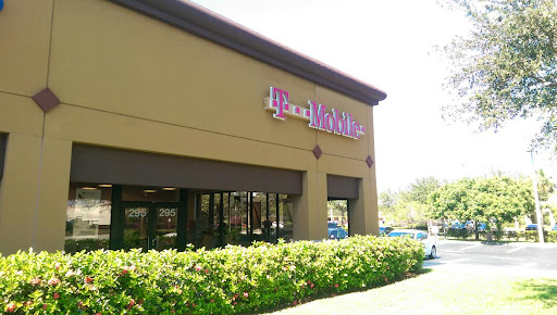 T-Mobile, 295 S Pompano Pkwy, Pompano Beach, FL 33069, USA, 
